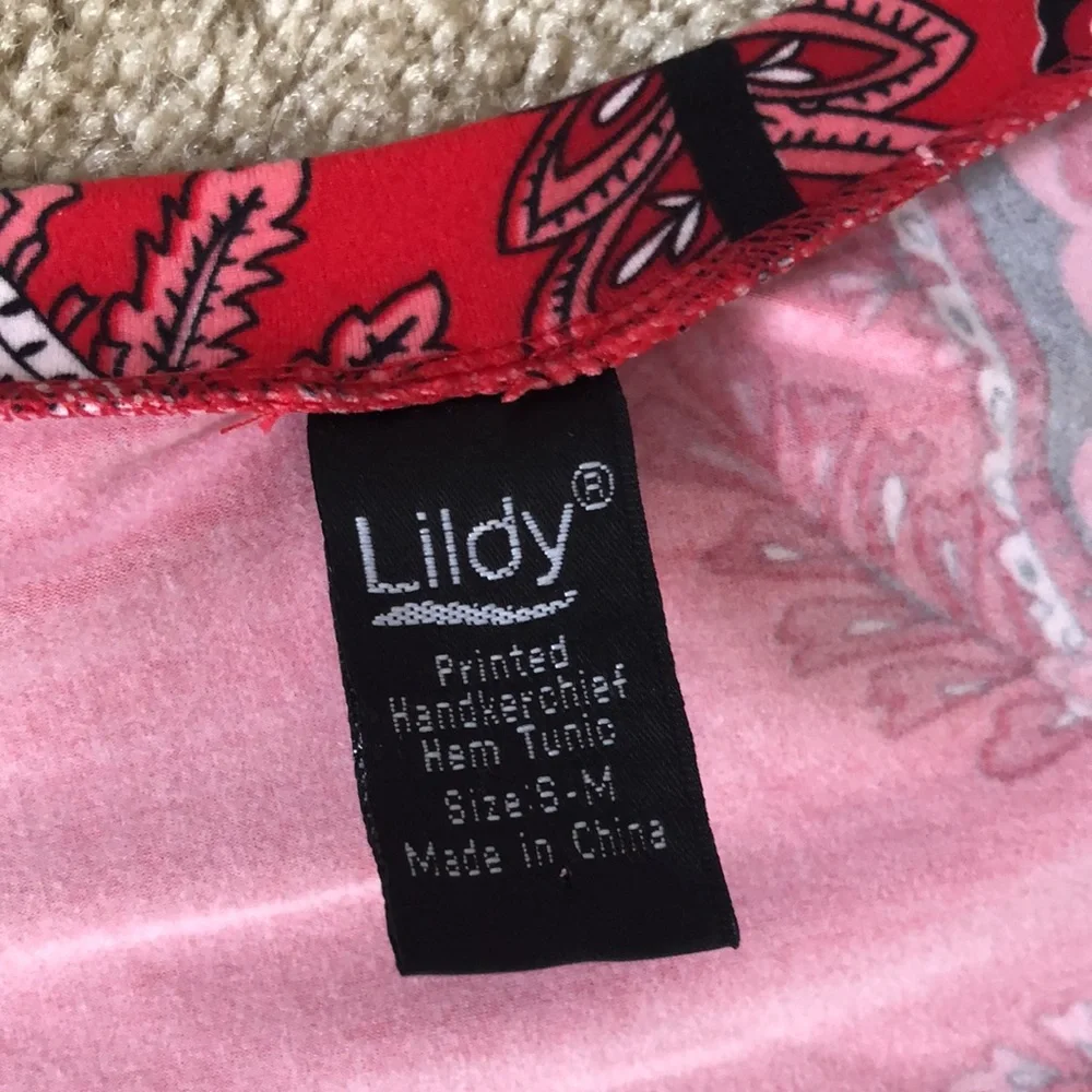 Lildy red paisley handkerchief hem tunic with subtle bell sleeves & side pockets - Picture 7 of 14